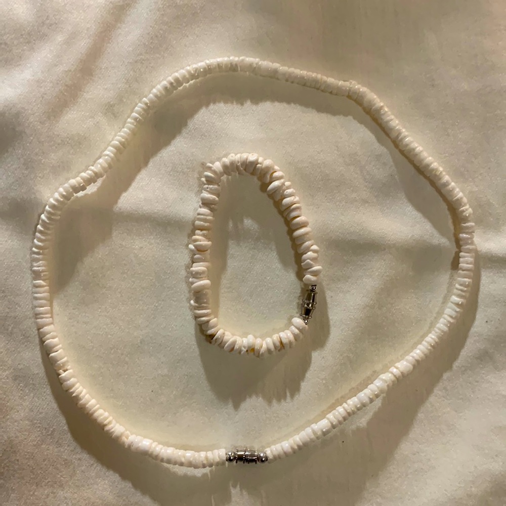 PUKA SHELL BRACELET AND NECKLACE SET
